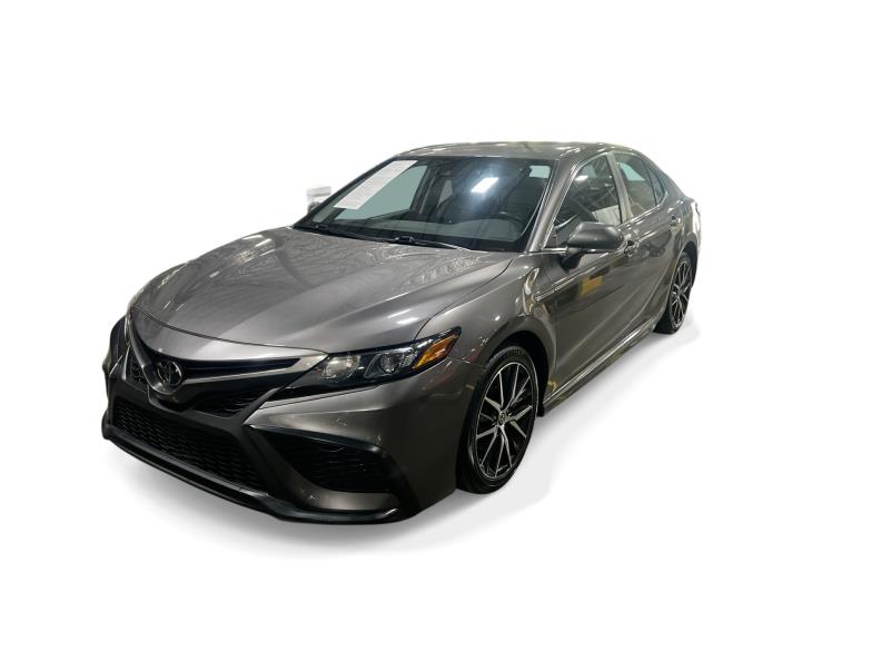 2022 Toyota Camry SE's photo