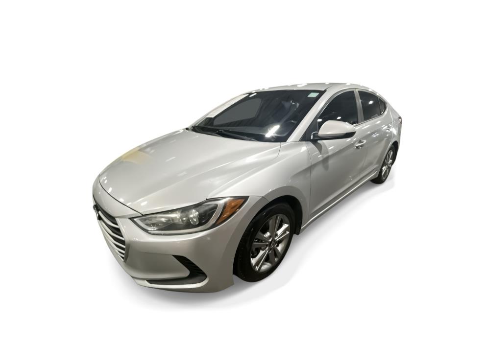 Hyundai Elantra's photo