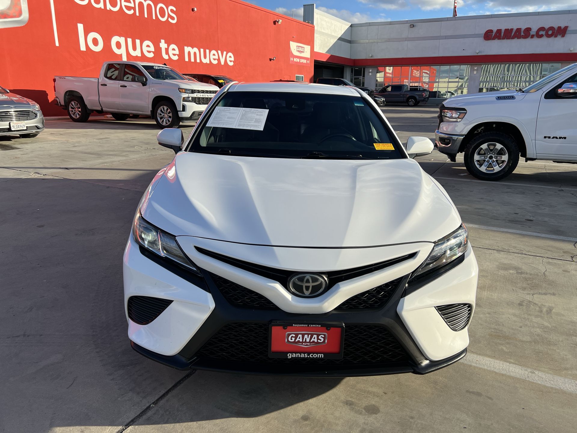 2018 Toyota Camry SE photo 21