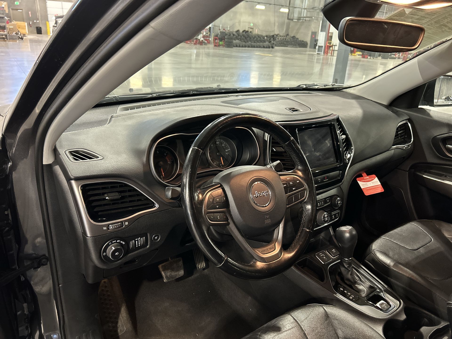 2020 Jeep Cherokee Limited photo 6