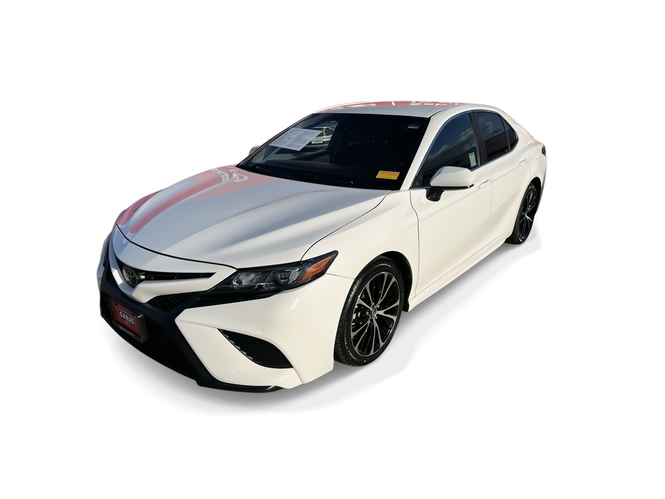 2018 Toyota Camry SE photo 1