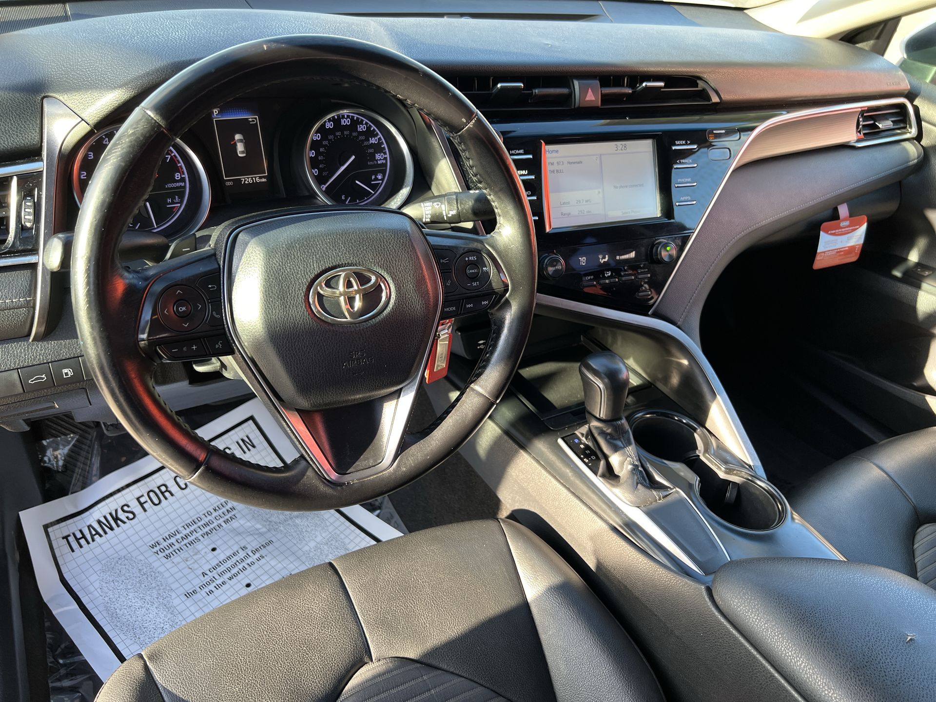 2018 Toyota Camry SE photo 9