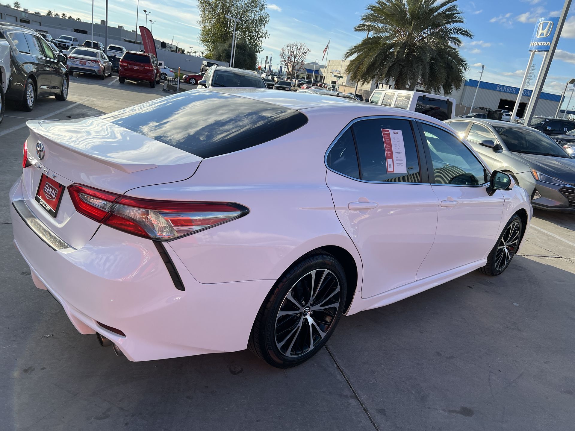 2018 Toyota Camry SE photo 8