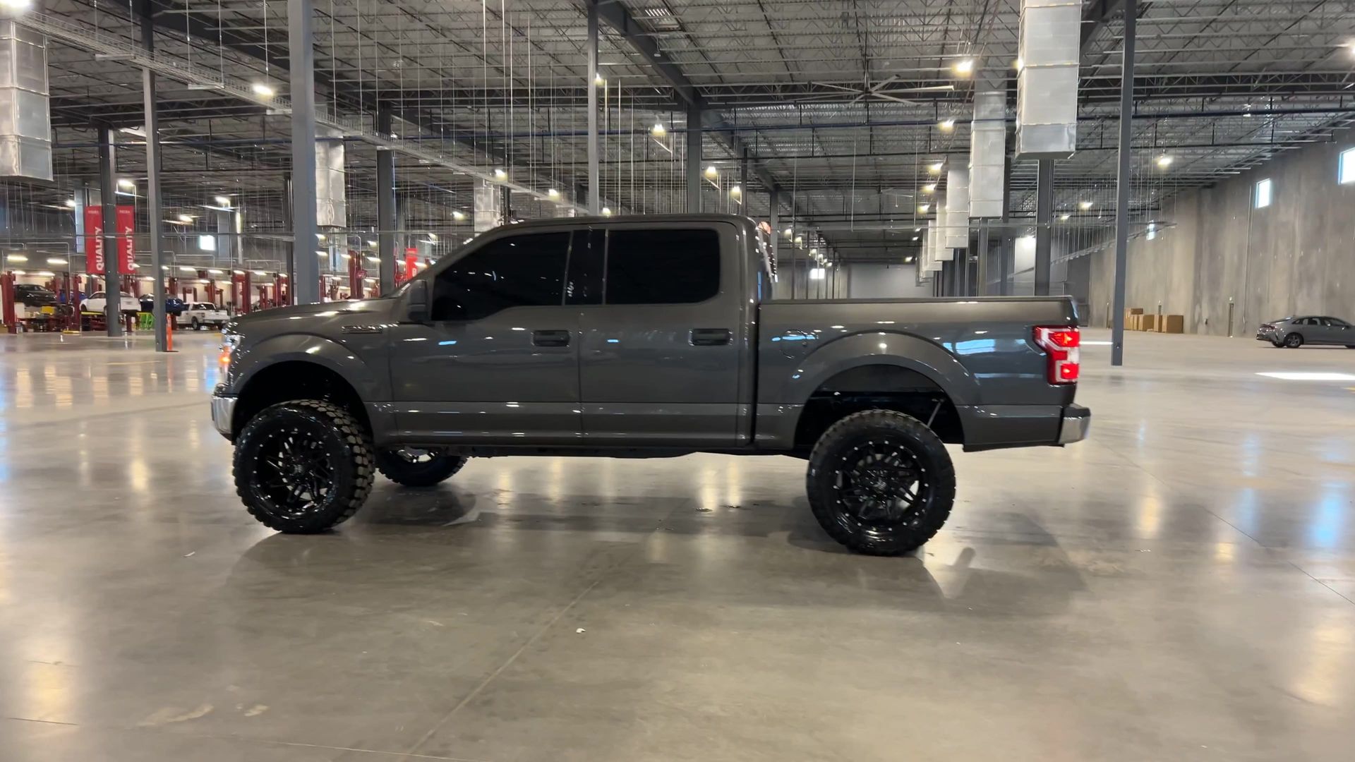 2019 Ford F-150 XLT photo 2